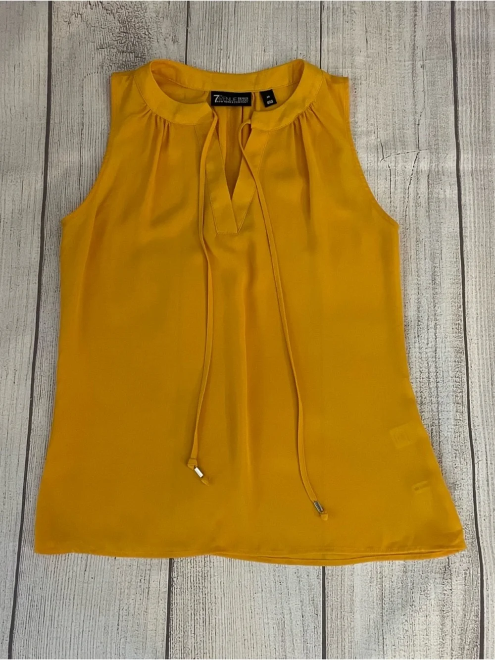 New York & Company Women’s Yellow Sleeveless Tie-Neck Top Blouse Size XS - Picture 7 of 7